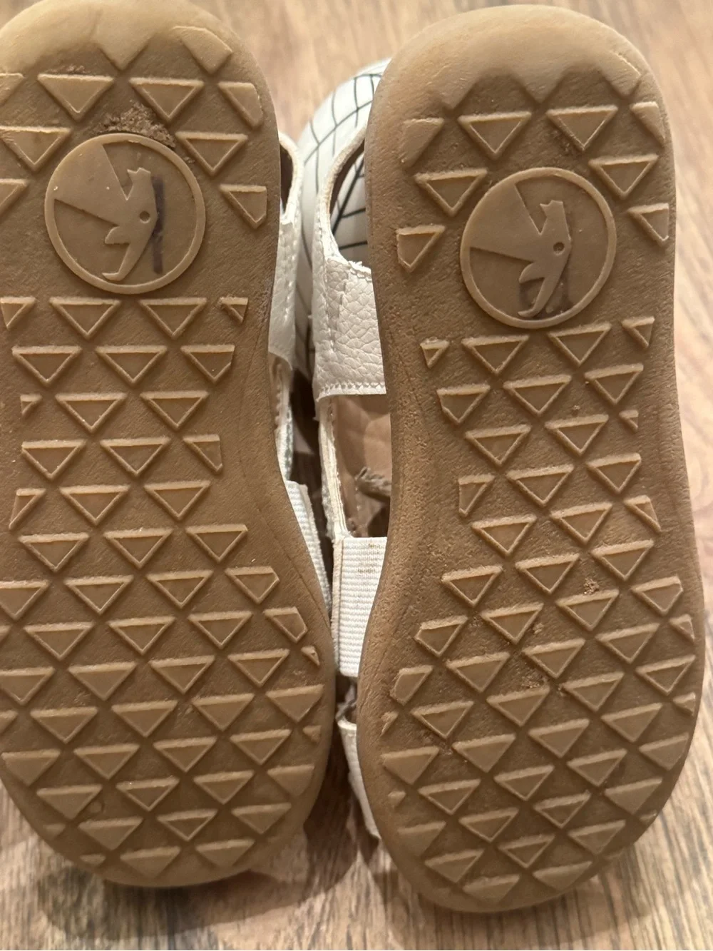 BILLY Footwear - Fisherman sandals 12M white adaptive